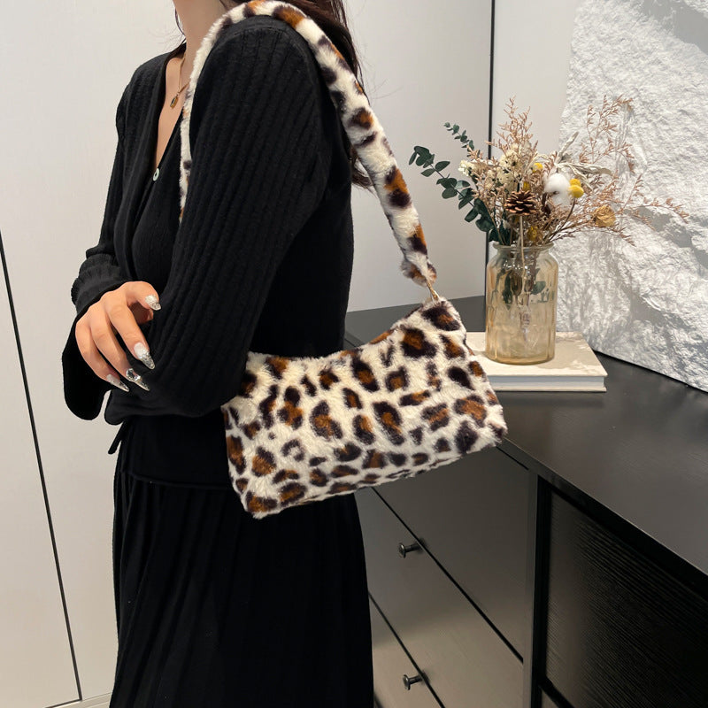 Portable Special-interest Design Simple Western Style Bag